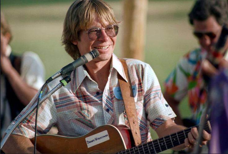 John Denver – Medley: Leaving On A Jet Plane/Goodbye Again (from The Wildlife Concert)